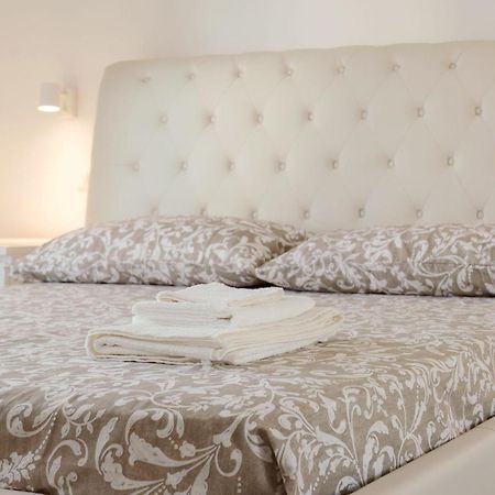Pau Suite Home Fiumicino Exterior foto